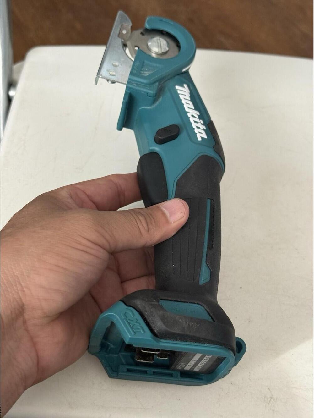Makita CP01  Multi Cutter Carpet , Tool Only